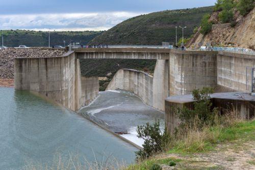 Aktuelle Wasserstände in Zyperns Stauseen weiterhin kritisch niedrig