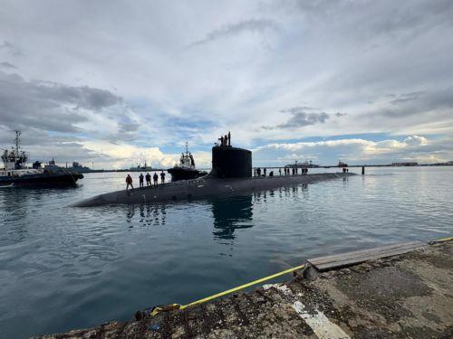 Zyperns Präsident Nikos Christodoulides besucht USS Indiana in Limassol