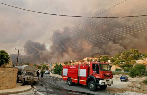 Inferno in den Bergen: Der Großbrand von Limassol erschüttert Zypern