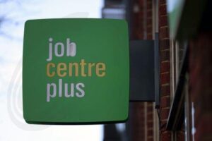 Die Zahl der Arbeitslosen wurde auf rund 22.000 Personen geschätzt.